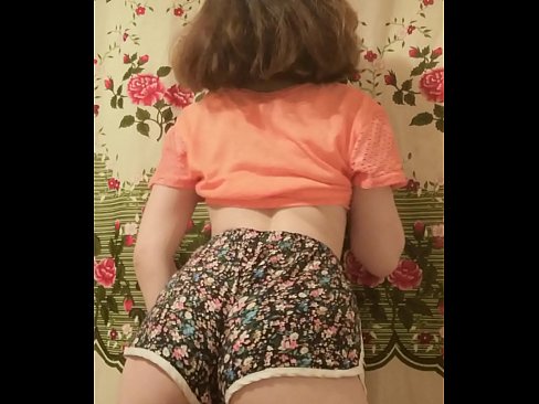 ❤️ Nena jove sexy despullant-se els pantalons curts davant la càmera ❌ Fota al ca.pornobot.ru
