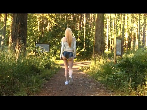 ❤️ Una bella dona es mou lentament, no un vídeo nu ❌ Fota al ca.pornobot.ru